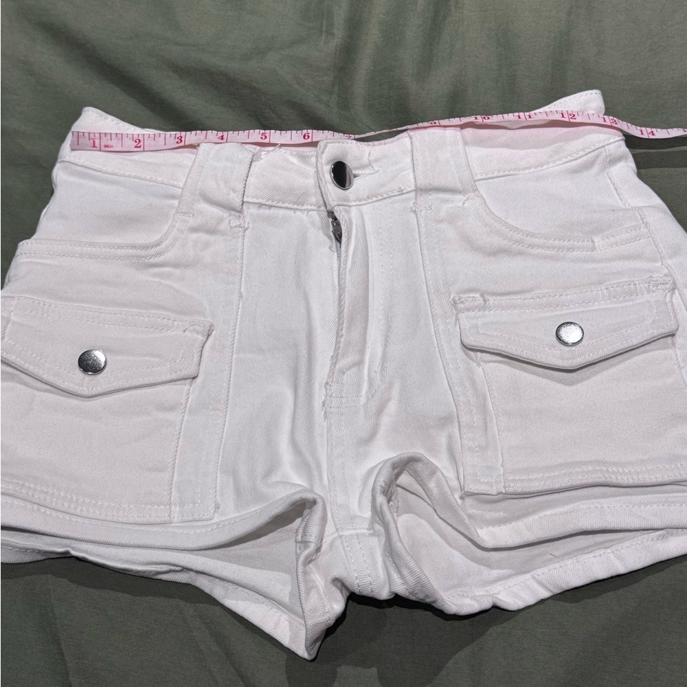 Stylish Black and White Women's Shorts - Picture 8 of 9